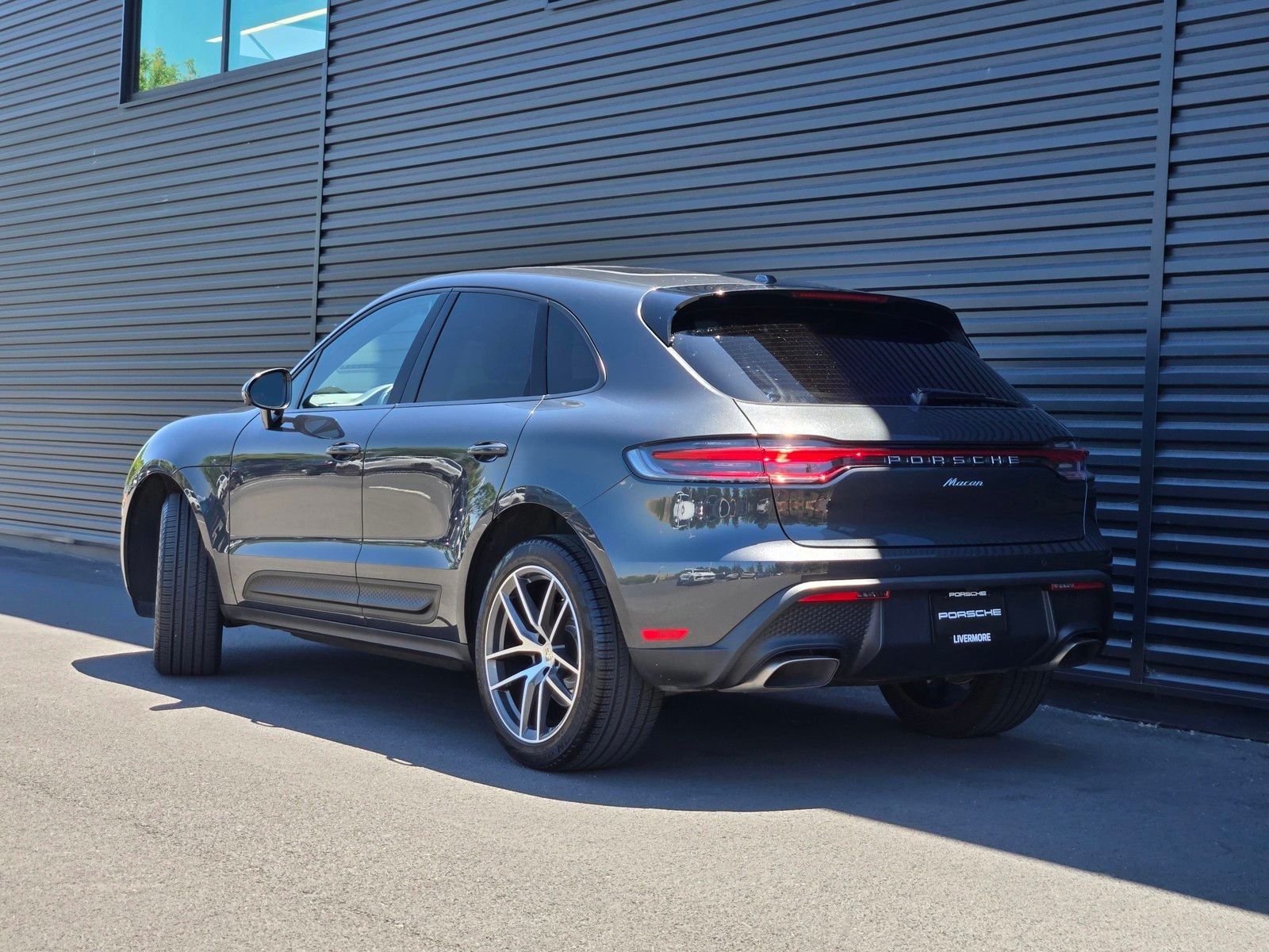 View vehicle photo 4