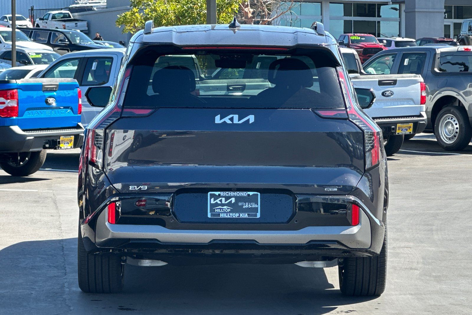 View vehicle photo 5