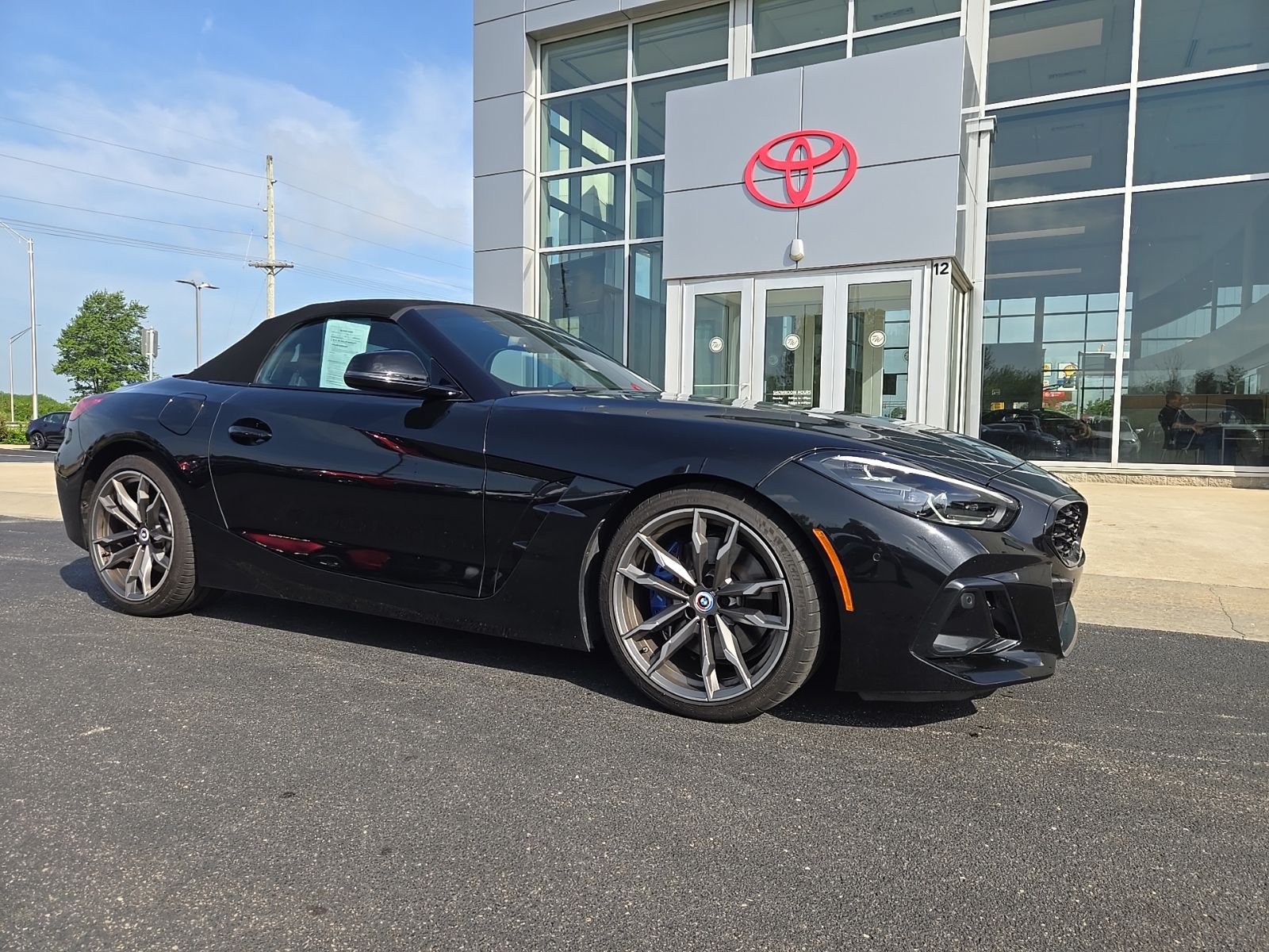 2023 BMW Z4 M40i's photo