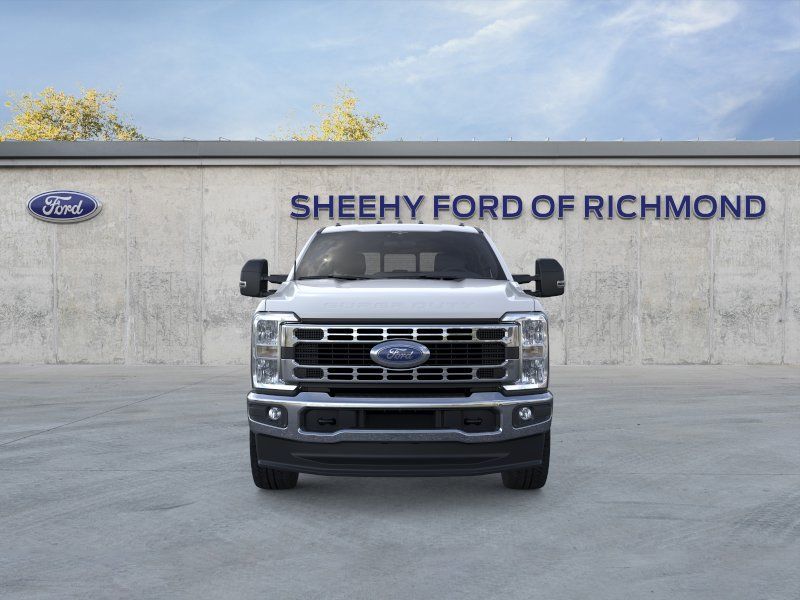 New 2026 Oxford White Ford XLT image 7