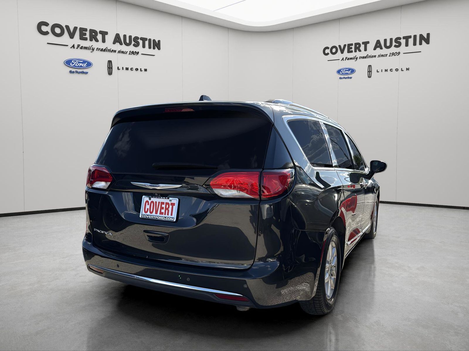 Used Car 2020 Chrysler Pacifica  Touring L For Sale Under $20,000 In Austin, Texas