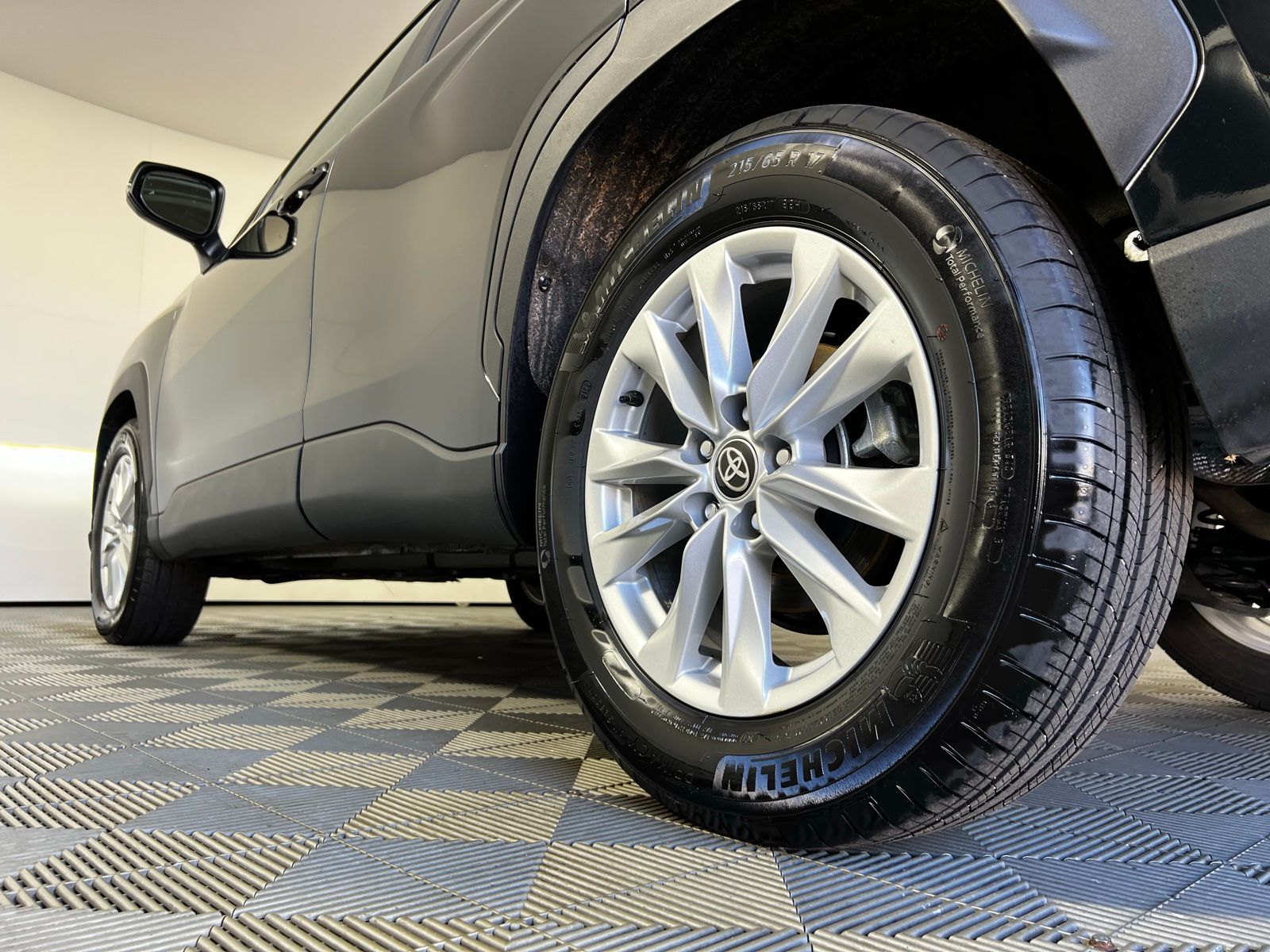 Thumbnail: 2025 Toyota Corolla Cross - 25