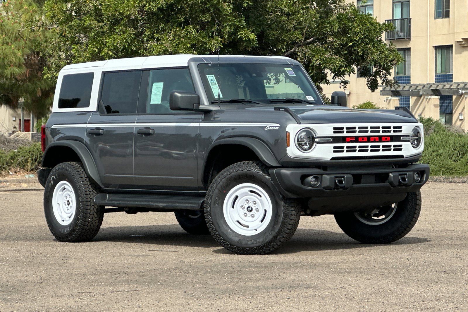 Carbonized Gray Metallic 2026 Ford Bronco Heritage Edition 4-Door 4WD SUV / Crossover Four-Wheel Drive Automatic