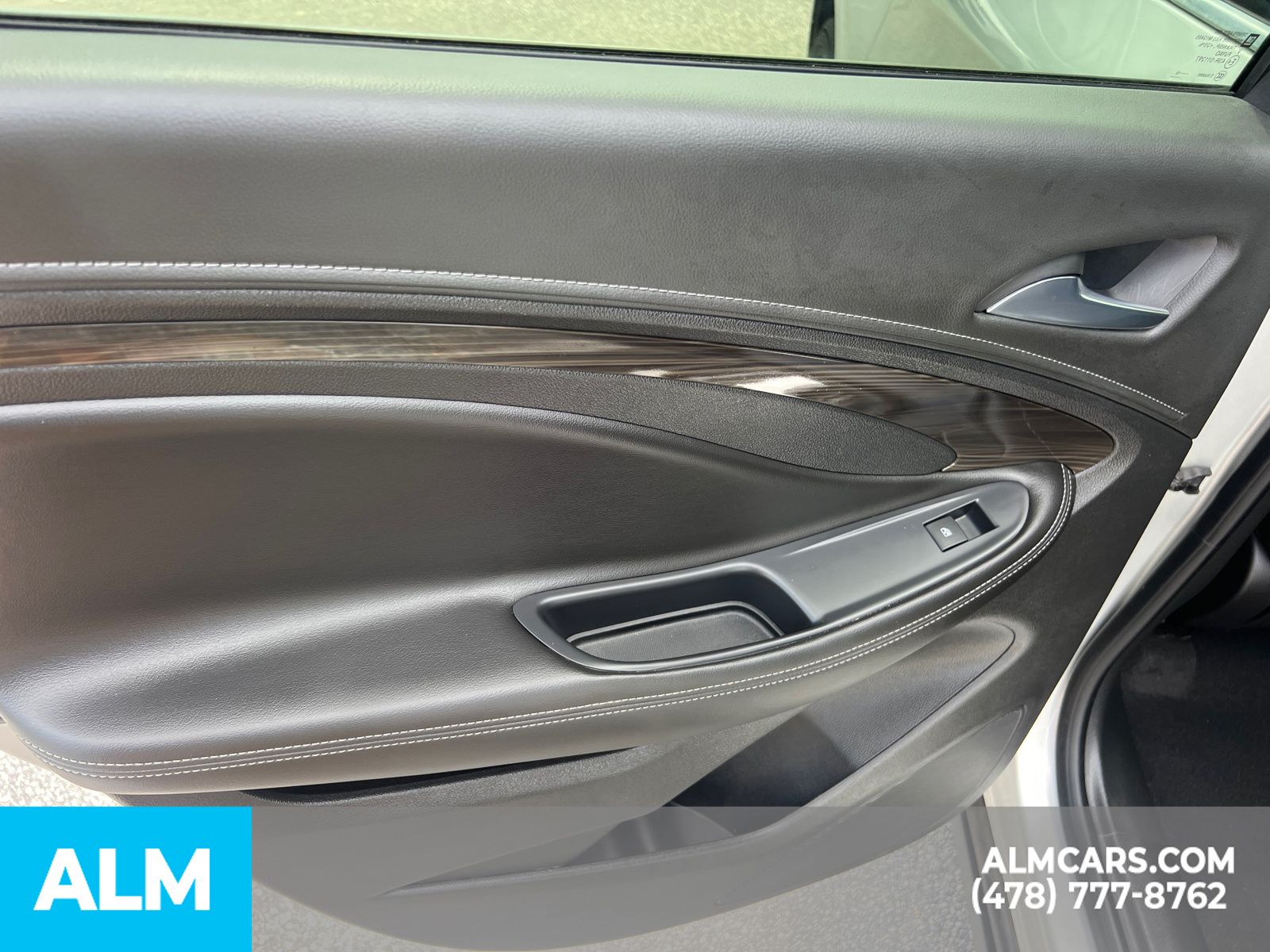 Used 2019 Silver Buick Premium II image 28