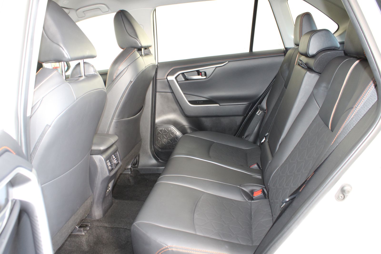 Used 2024 White Toyota Adventure image 12
