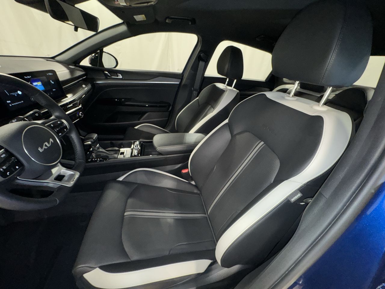 2025 Kia K5 GT-Line photo 17
