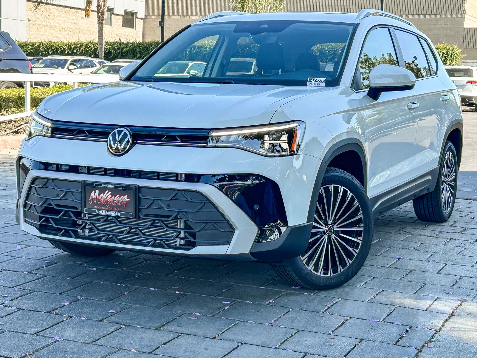Pure White 2026 Volkswagen Taos SE FWD SUV / Crossover Front-Wheel Drive 8-Speed Automatic
