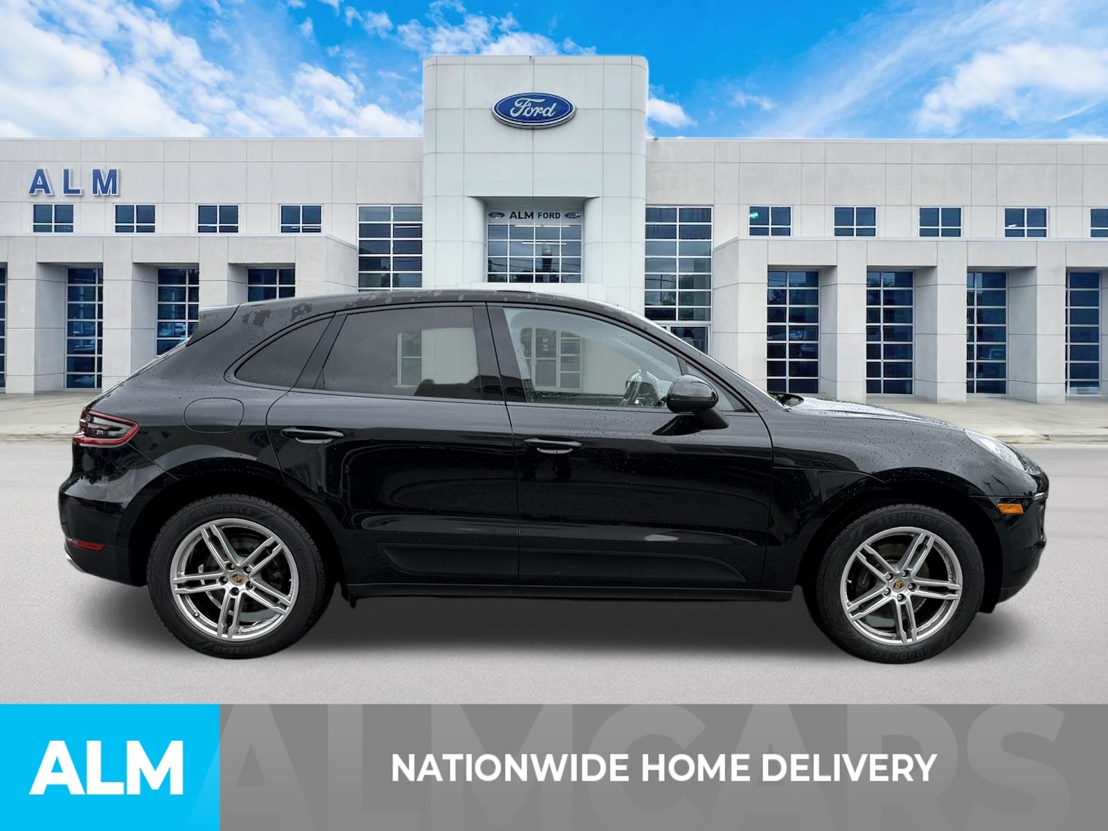 Used 2017 Black Porsche Base image 4