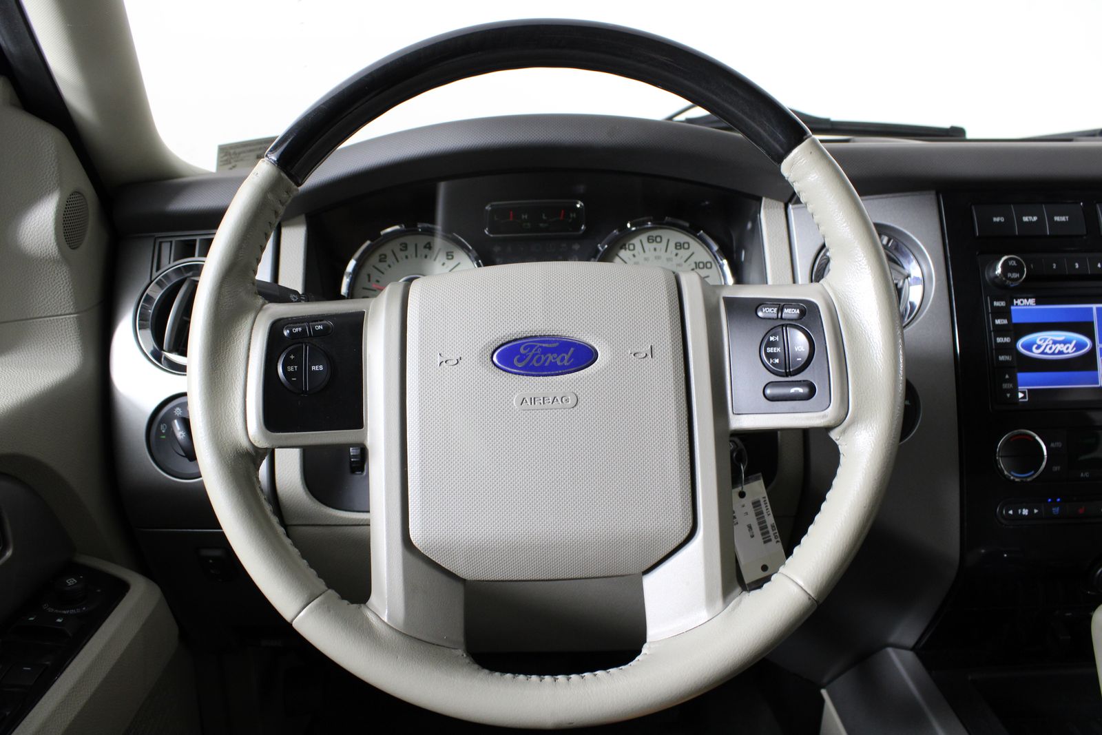 Used 2014 Black Ford Limited image 33