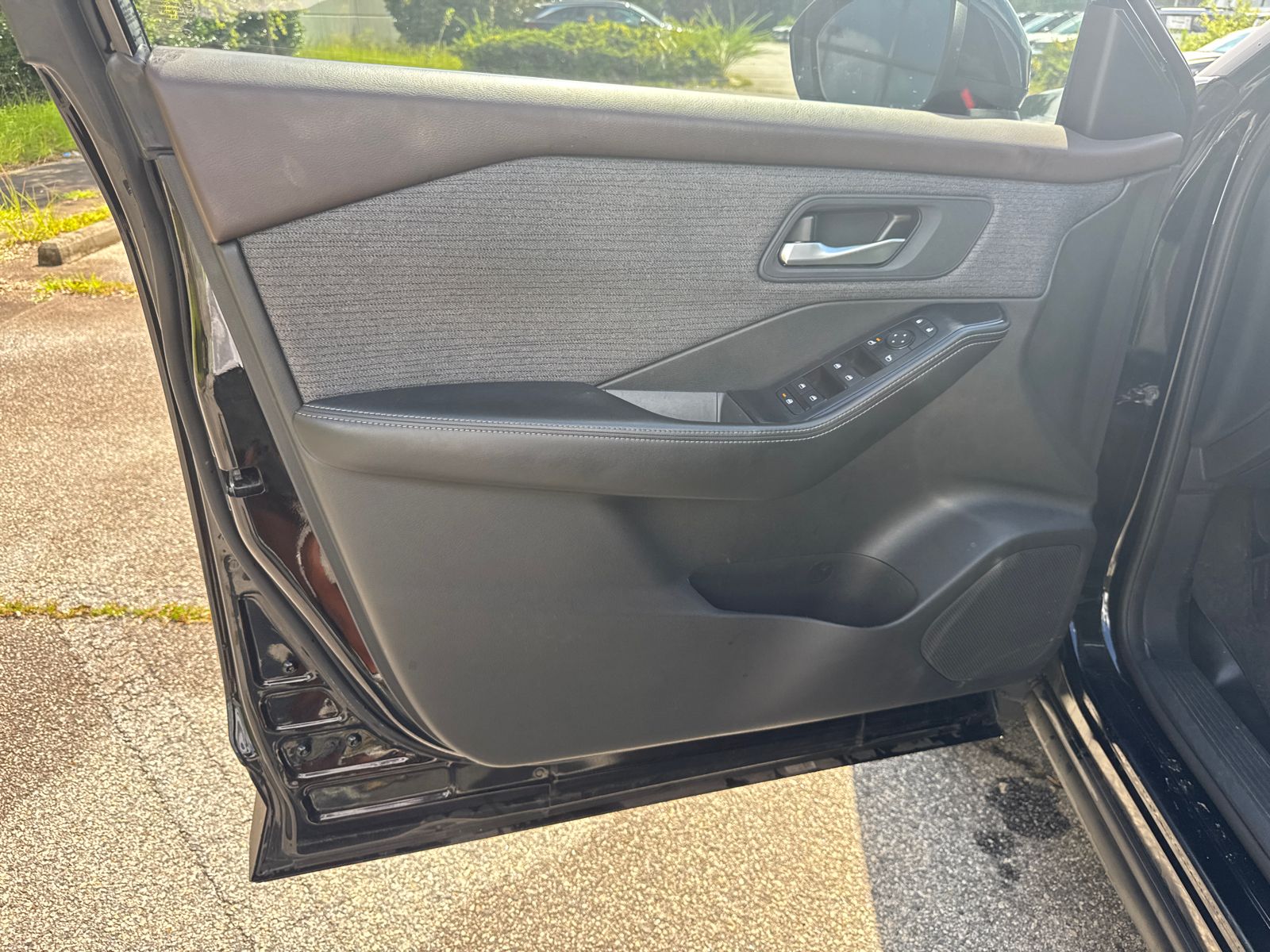 Used 2023 Black Nissan SV image 10