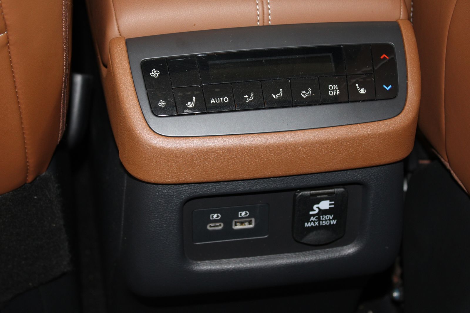 Used 2025 Gray Nissan Platinum image 18