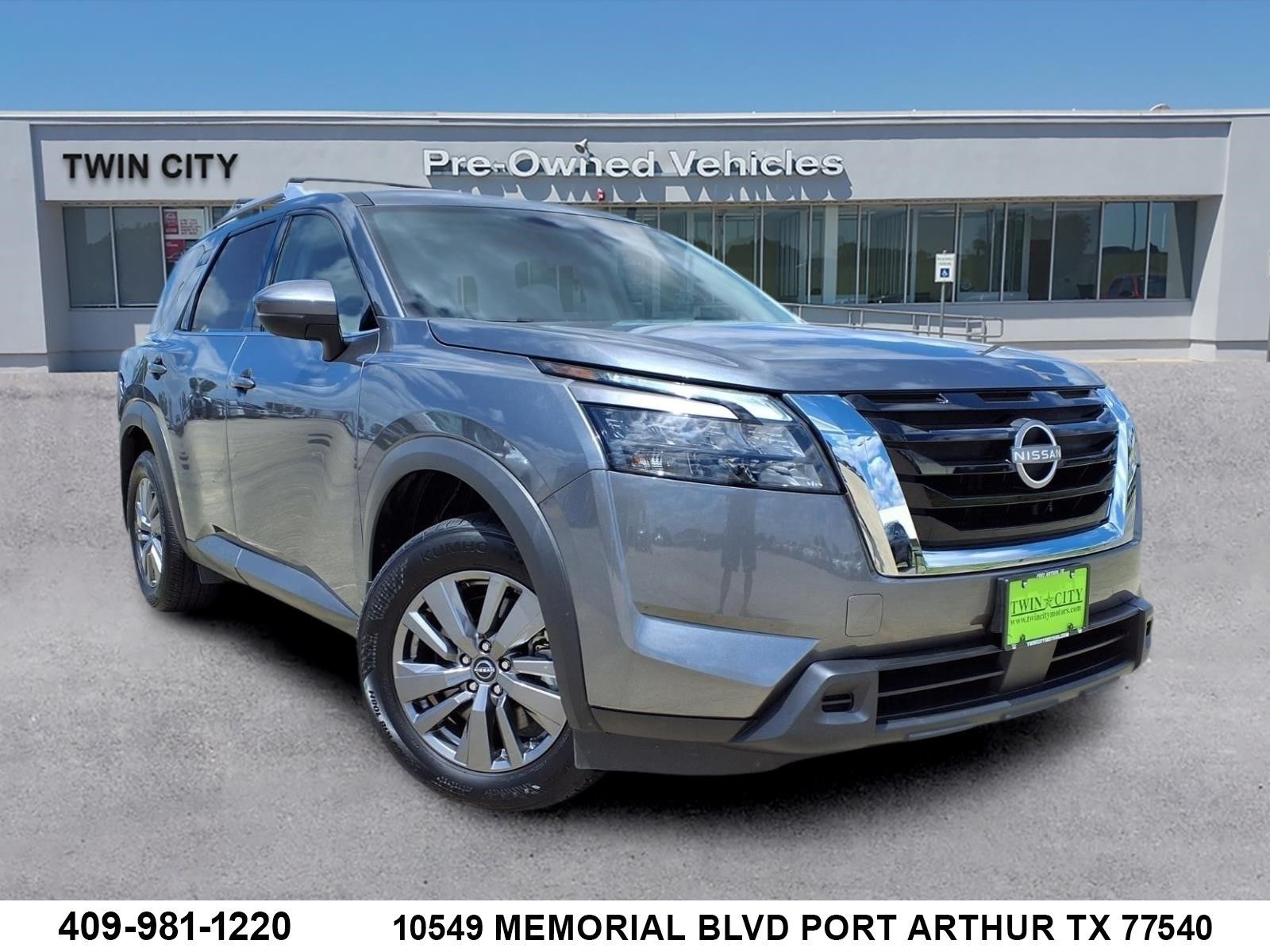 2025 Nissan Pathfinder SV 2WD's photo