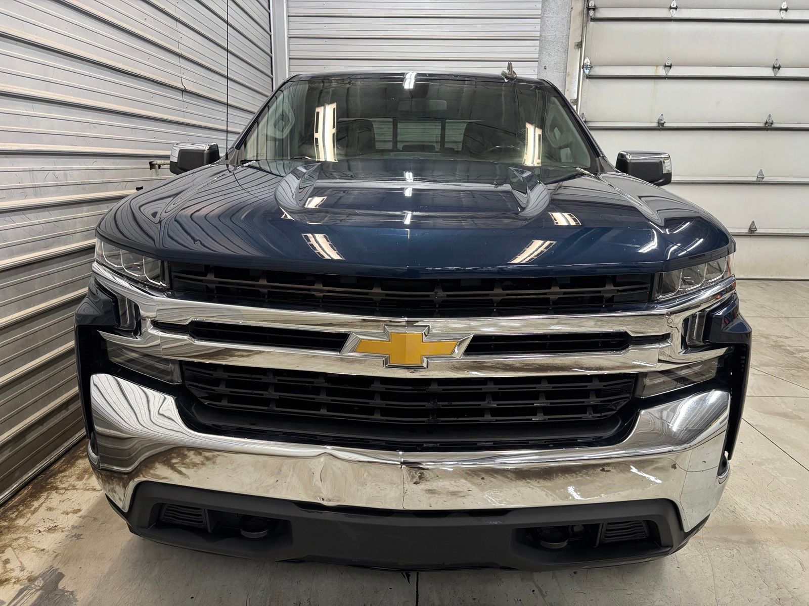Photo 2 of 2020 Chevrolet Silverado 1500 LT