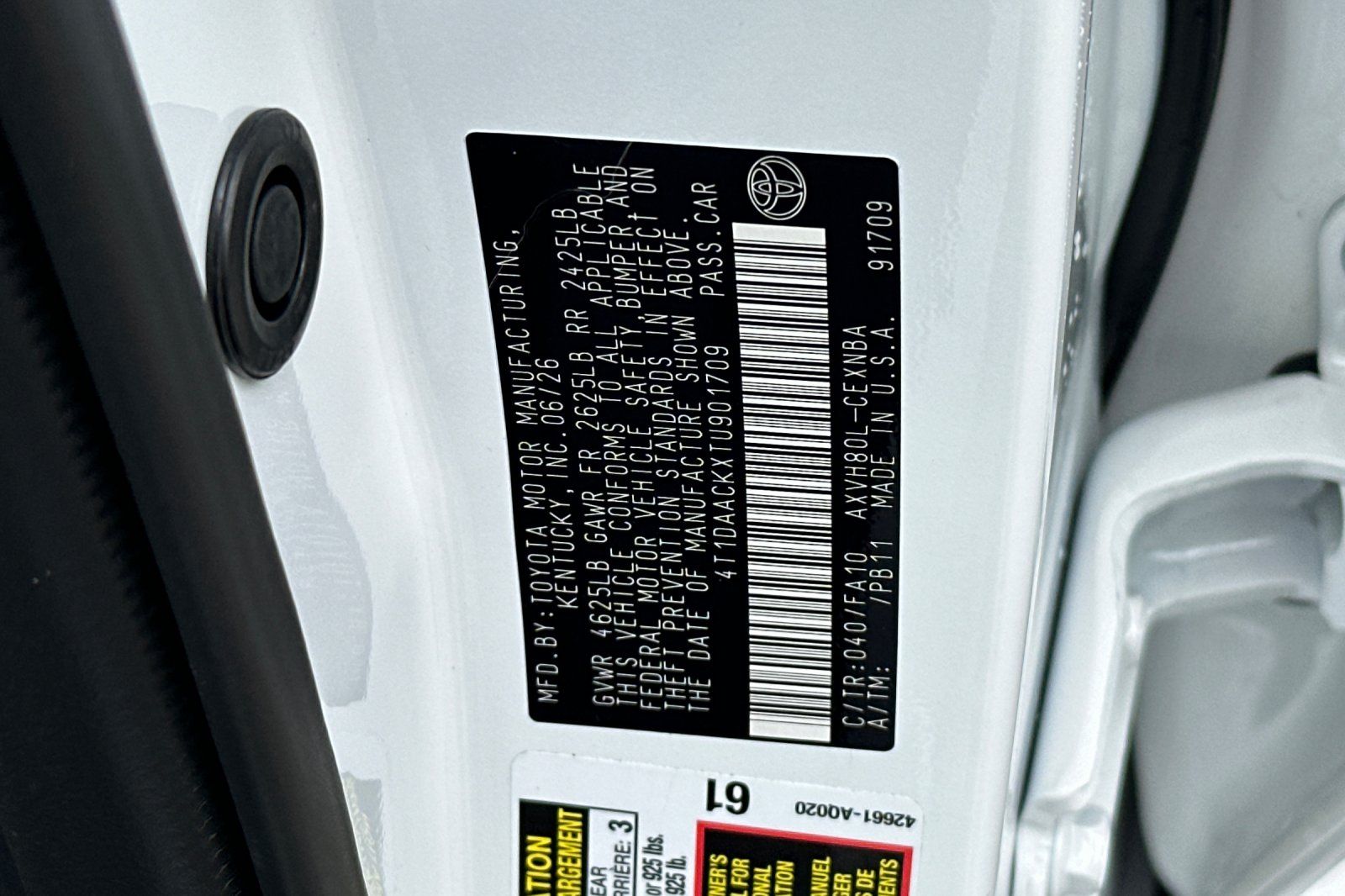 New 2026 White Toyota LE image 33