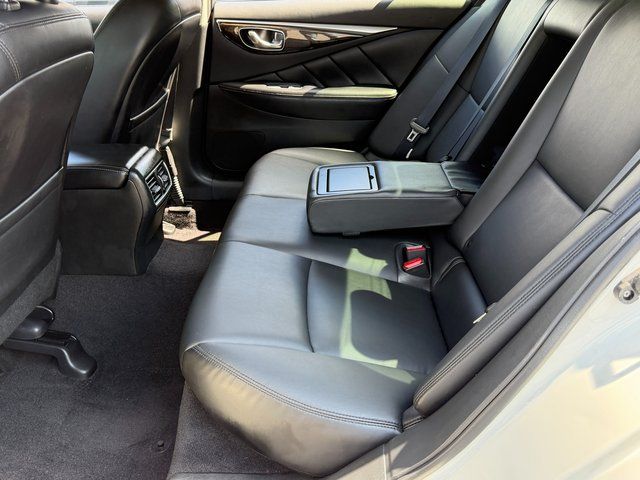 Used 2019 Majestic White INFINITI 3.0t LUXE image 7