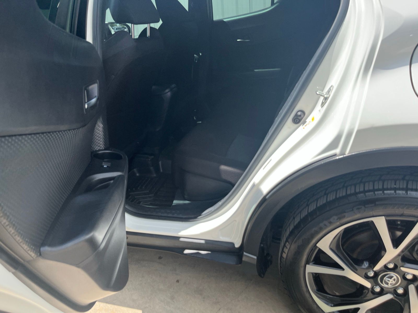 Used Car 2018 Toyota C-hr  Xle For Sale Under $15,000 In Austin, Texas