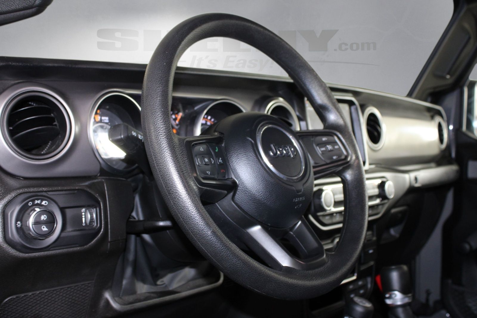 Used 2023 Gray Jeep Sport image 3