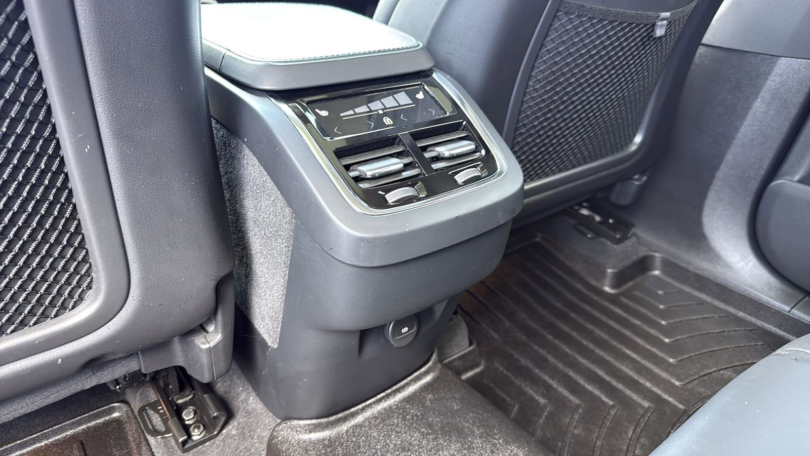 Used Car 2021 Volvo Xc90  T6 Inscription For Sale Under $35,000 In Austin, Texas