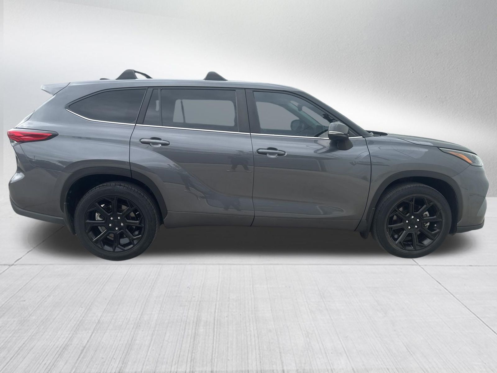 Used Car 2023 Toyota Highlander  Le For Sale Under $35,000 In Austin, Texas