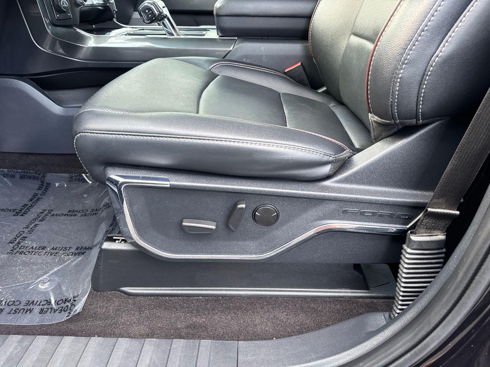 Used 2022 Agate Black Metallic Ford Lariat image 39