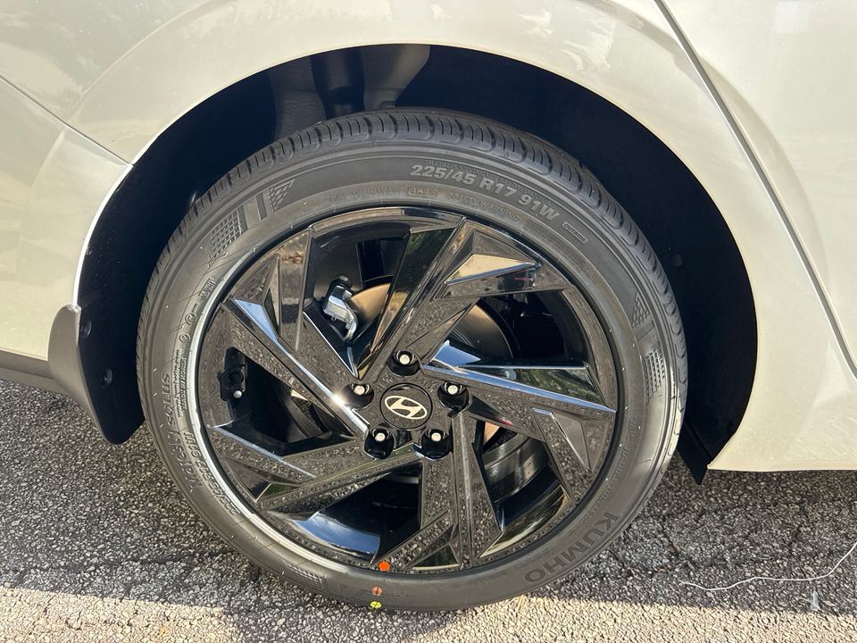 New 2026 White Hyundai SEL Sport image 18