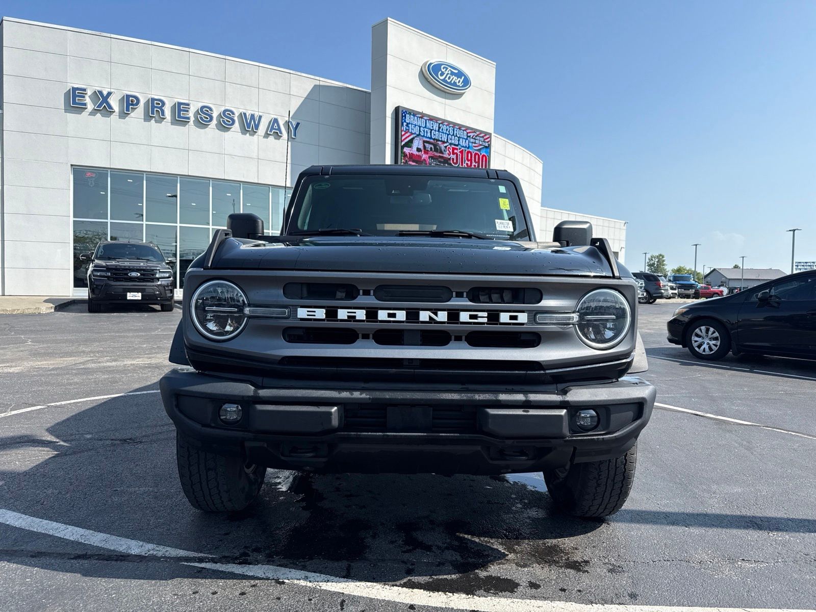 2023 Ford Bronco image 2