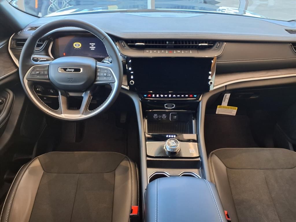2026 Jeep Grand Cherokee Altitude - 6