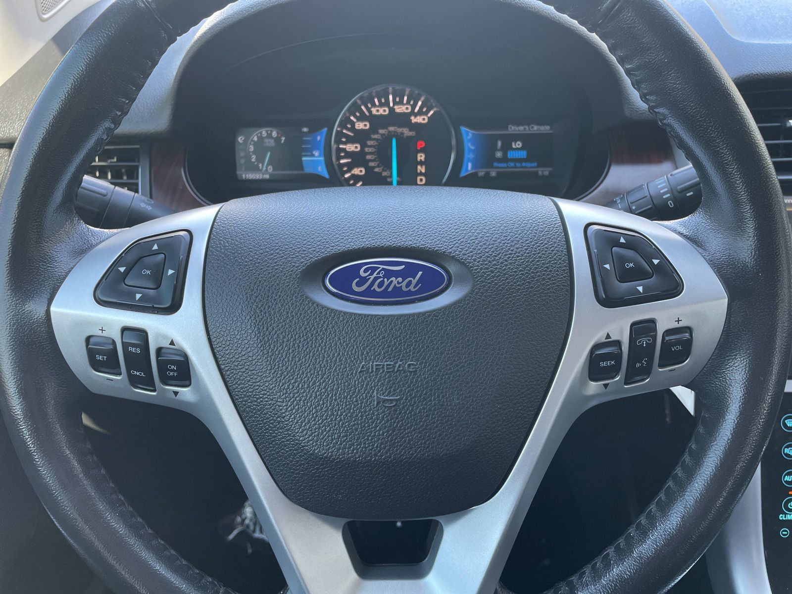 Used 2011 White Platinum Clearcoat Metallic Ford Limited image 17