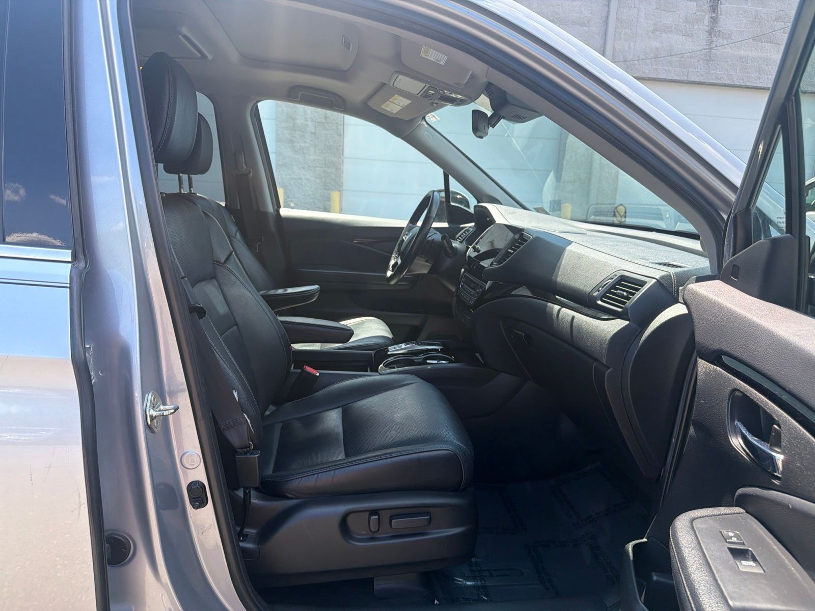 Used 2019 Silver Honda Elite image 27