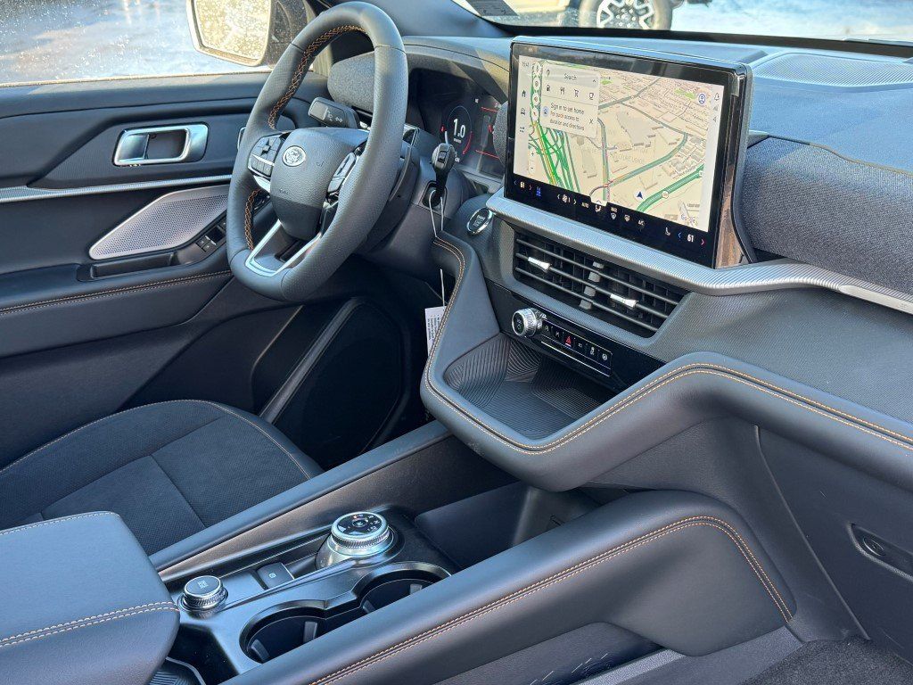 New 2026 Carbonized Gray Metallic Ford Tremor image 9