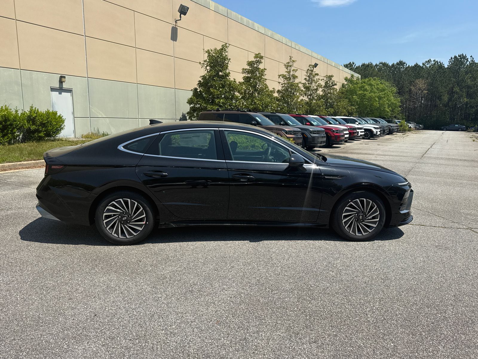 2025 Hyundai Sonata Hybrid SEL photo 4