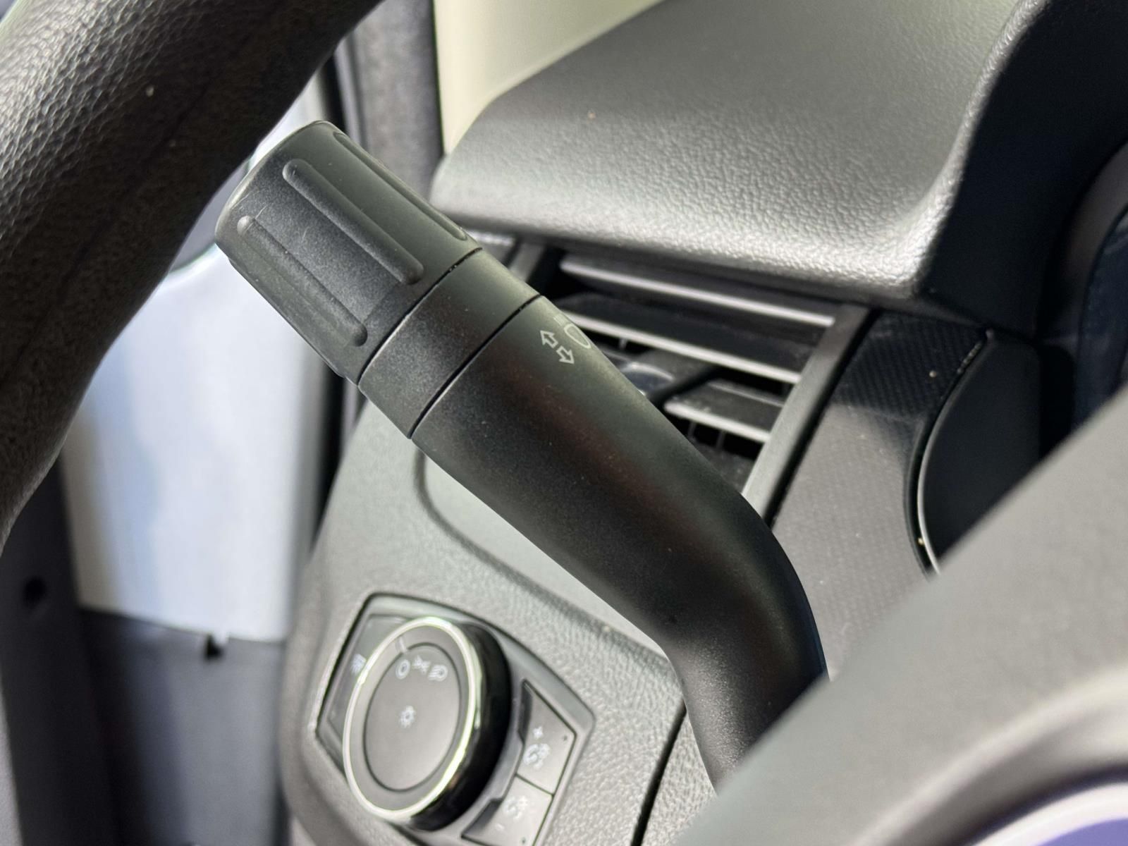 Used 2013 Silver Ford SE image 29