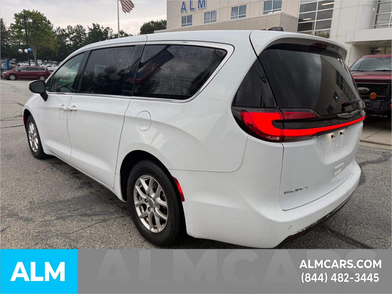Used 2023 Bright White Clearcoat Chrysler Touring L image 11