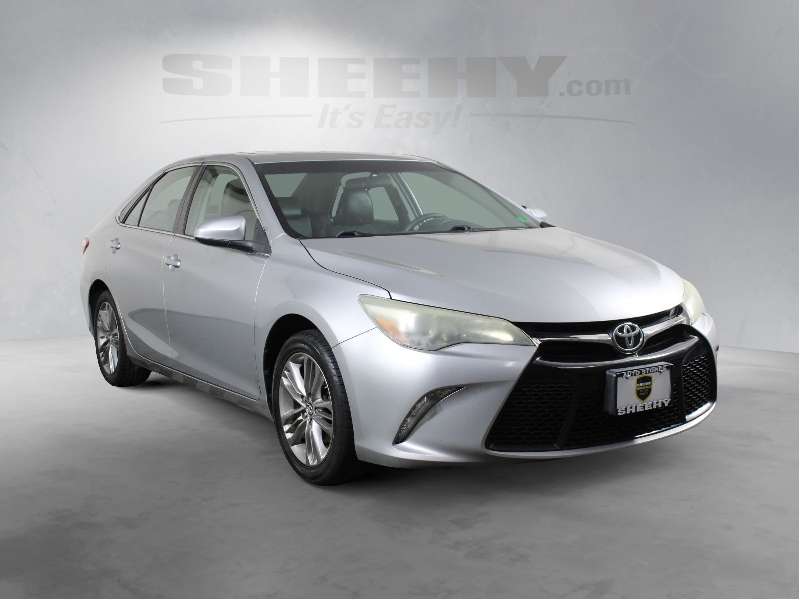 Used 2016 Silver Toyota SE image 2