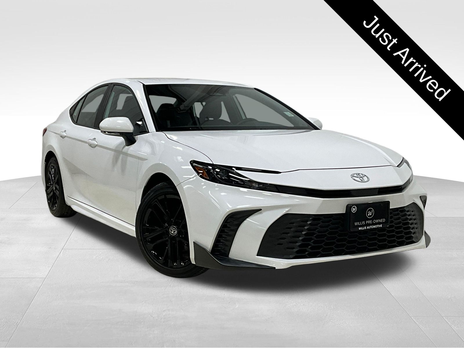 Ice Cap 2025 Toyota Camry Sedan Front-Wheel Drive Continuously Variable Transmission