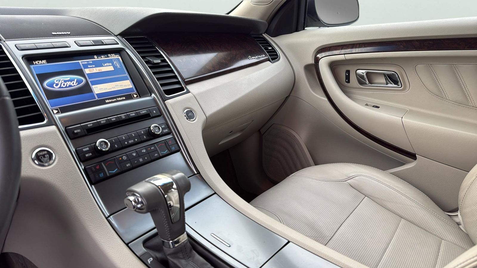 Used Car 2011 Ford Taurus  Limited For Sale Under $10,000 In Austin, Texas