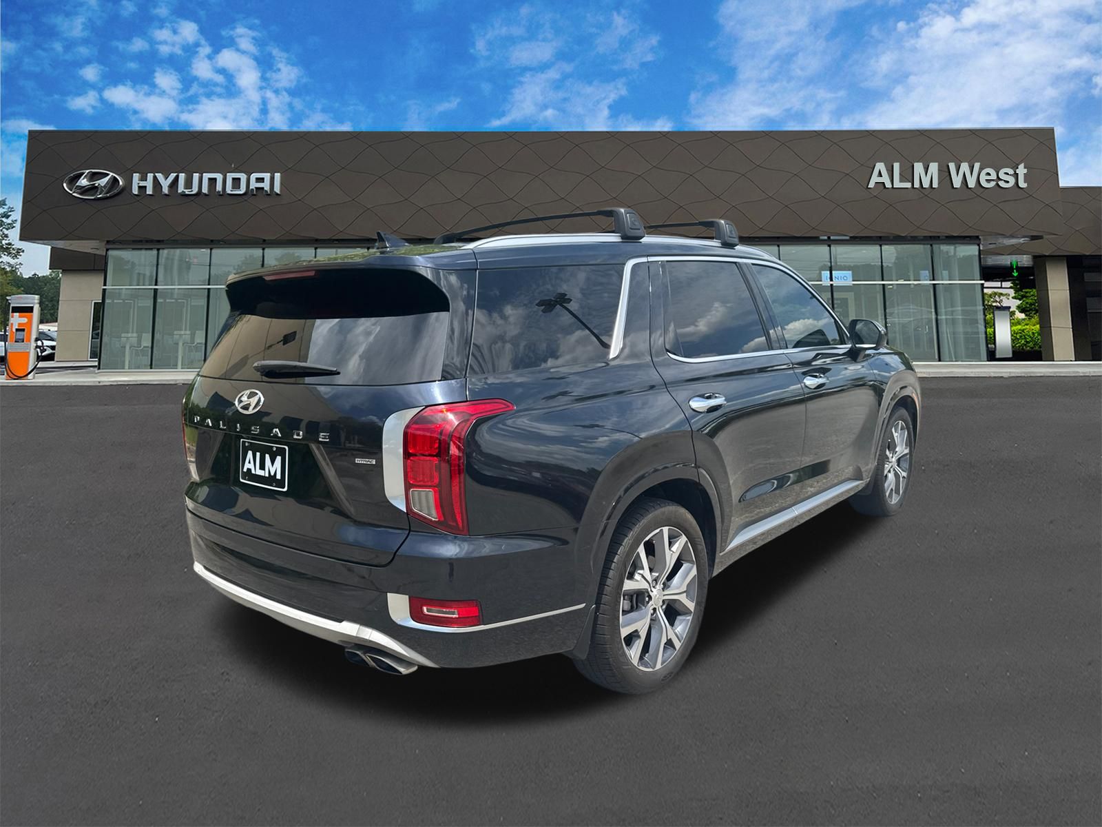View vehicle photo 5