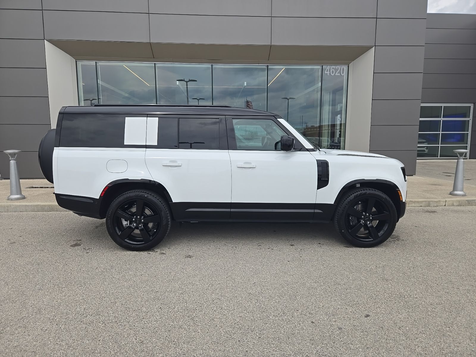 View vehicle photo 6