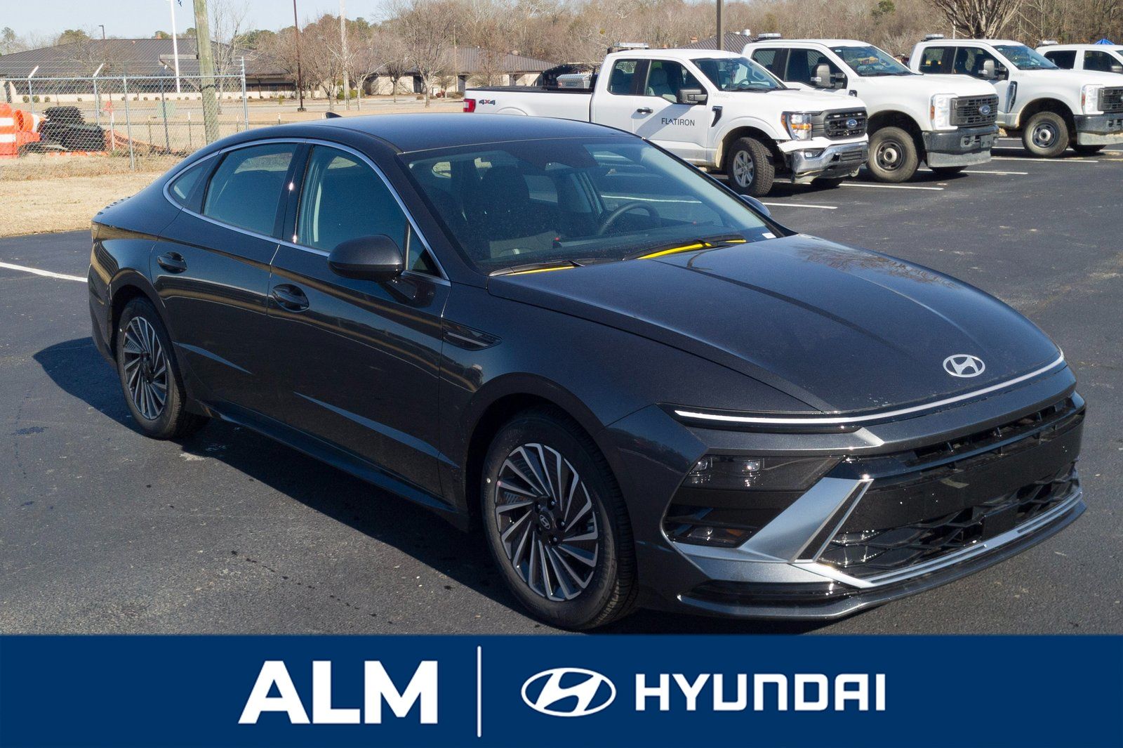 2025 Hyundai Sonata Hybrid SEL photo 3
