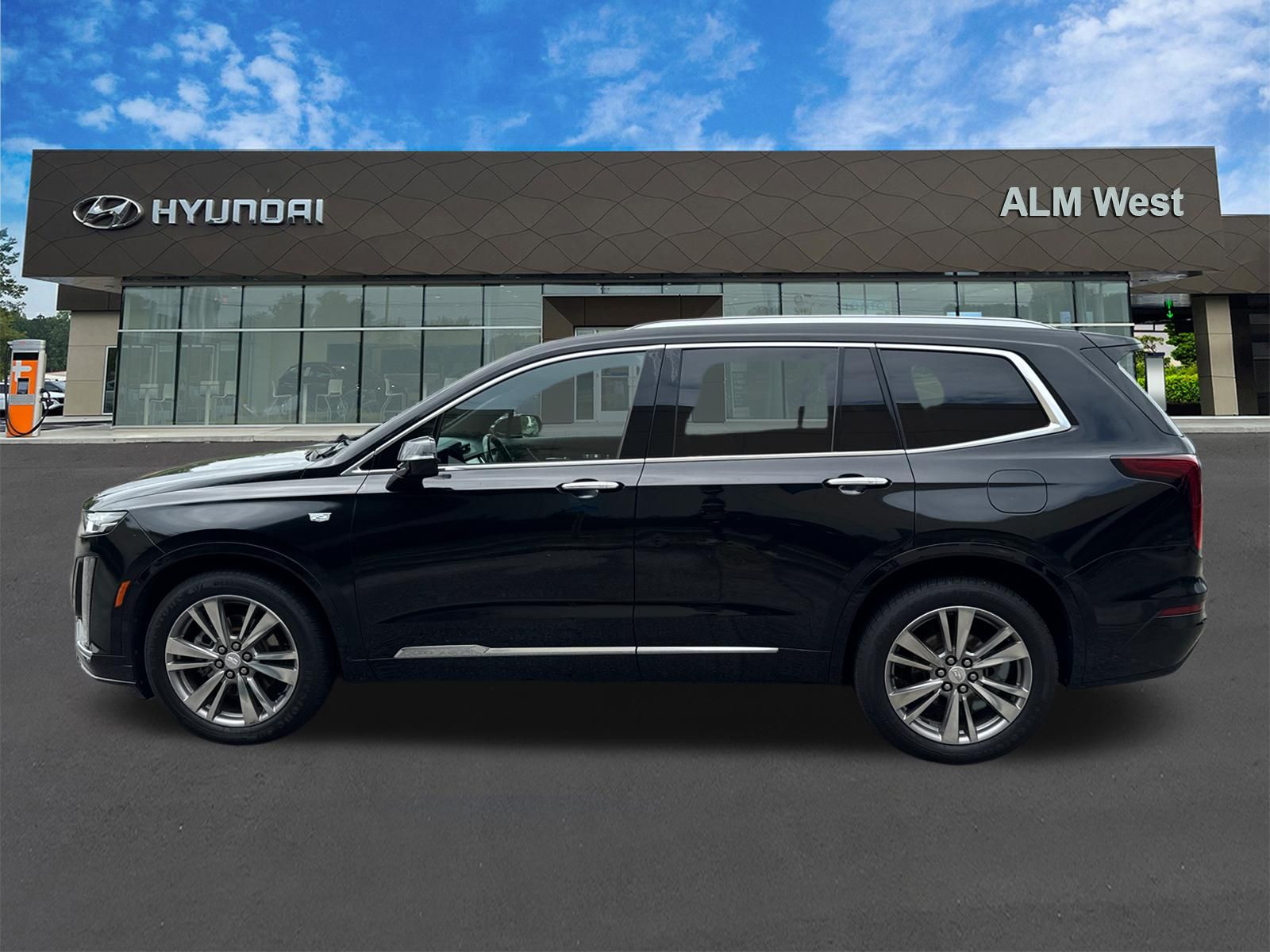 Used 2022 Black Cadillac Premium Luxury image 8