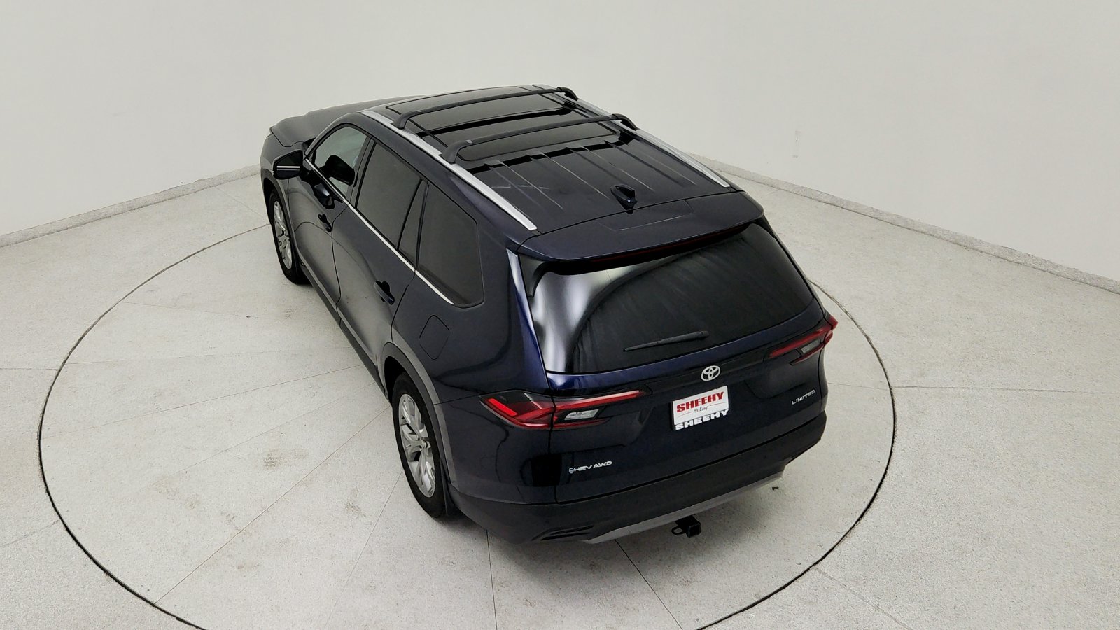 Used 2025  Toyota Limited image 18