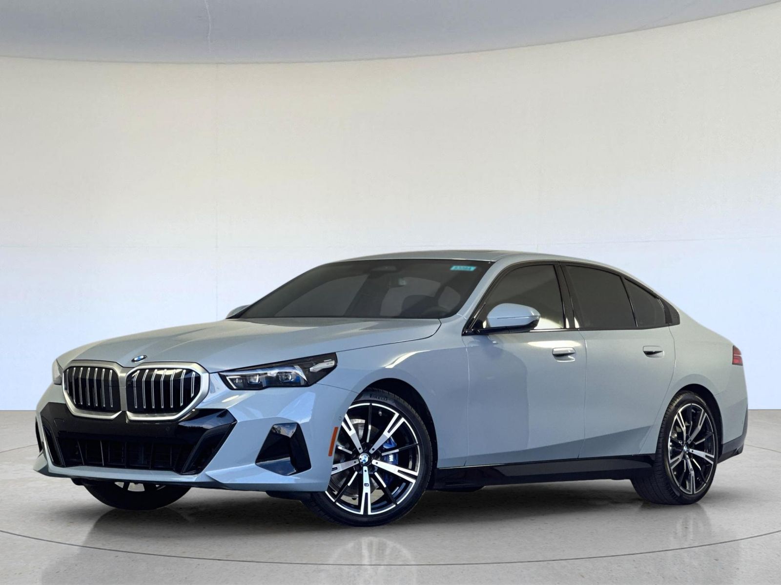 Gray (Brooklyn Grey Metallic) 2026 BMW 5 Series Sedan Rear-Wheel Drive 8-Speed Automatic
