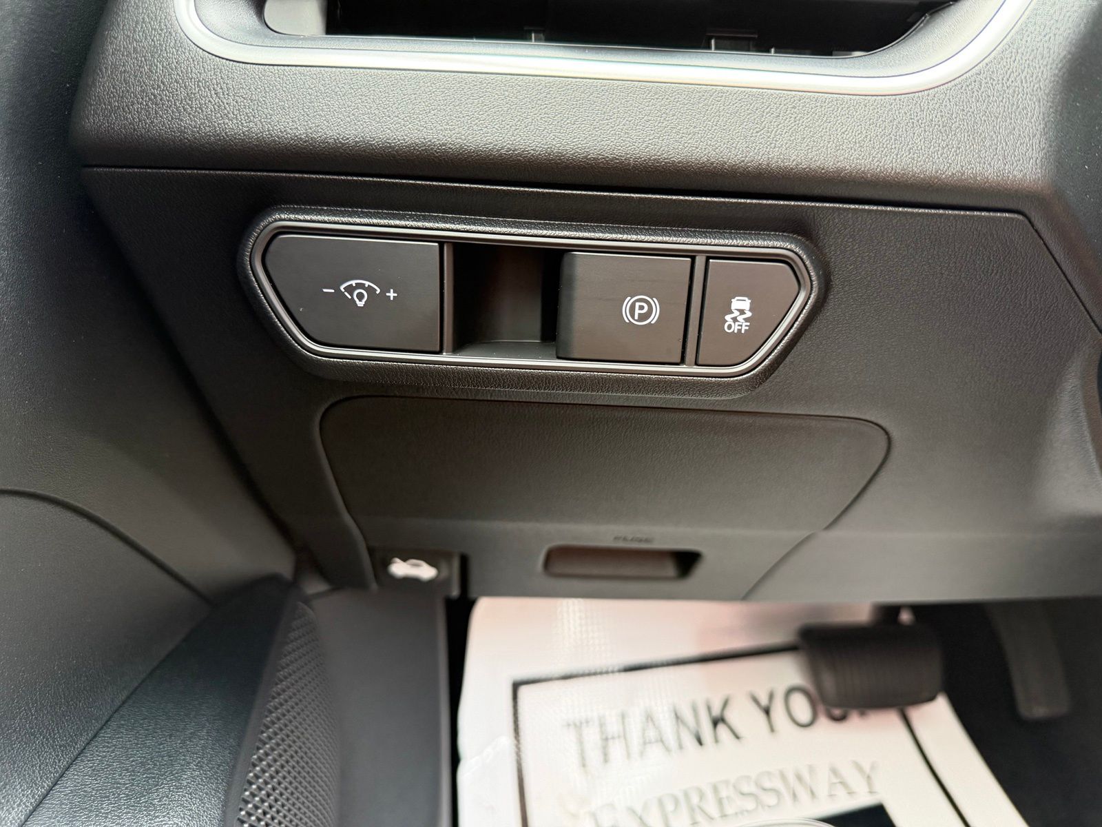 2025 Kia K4 image 24