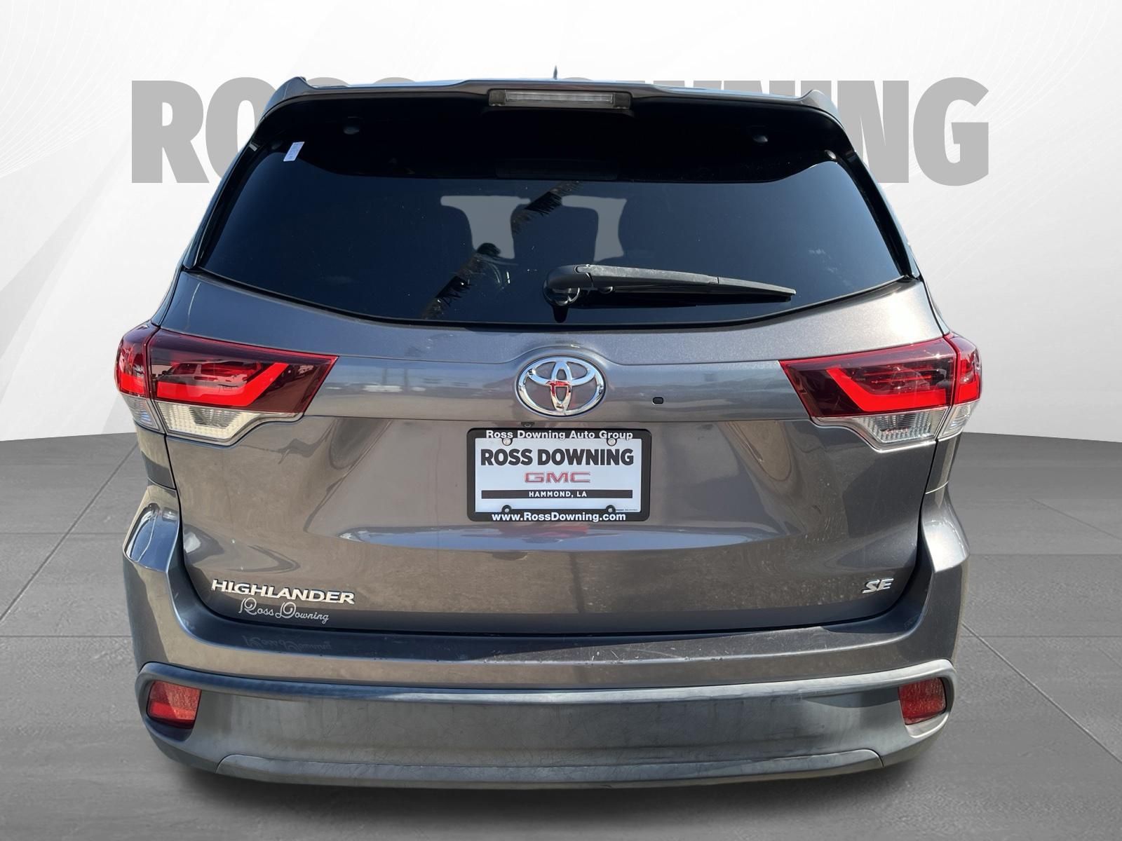 2019 Toyota Highlander SE - 4
