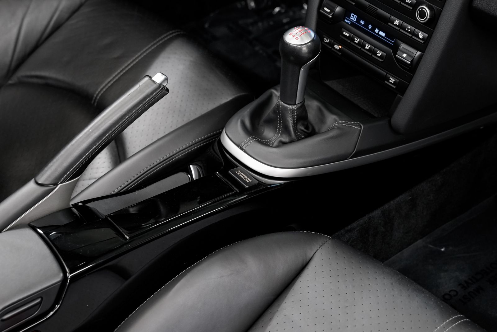 2011 Porsche Boxster Spyder — photo 26