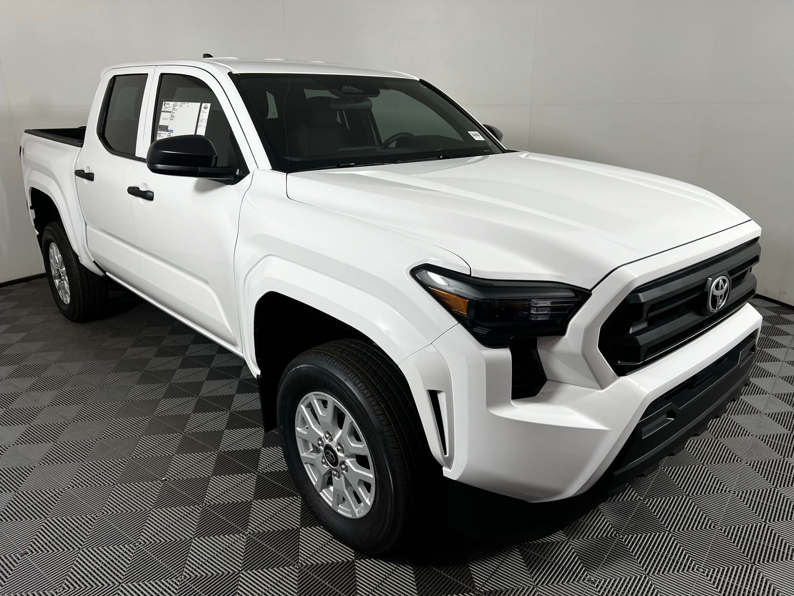 2025 Toyota Tacoma SR 8