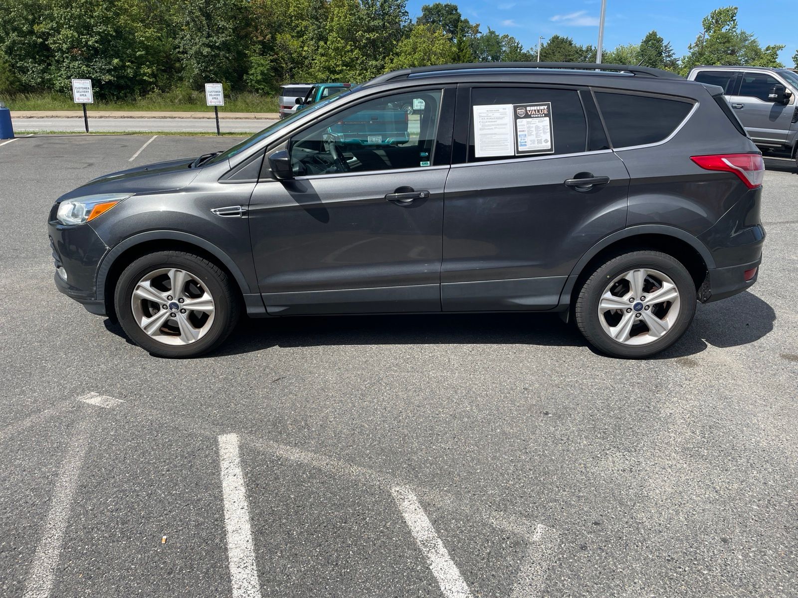 Used 2015 Magnetic Ford SE image 4