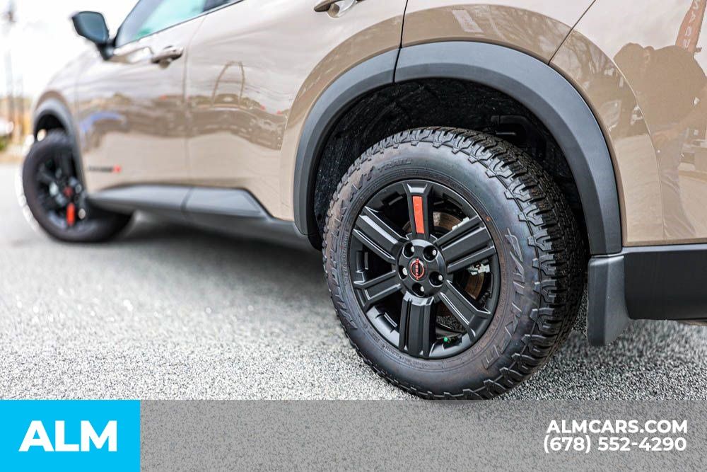 2025 Nissan Rogue SV photo 16