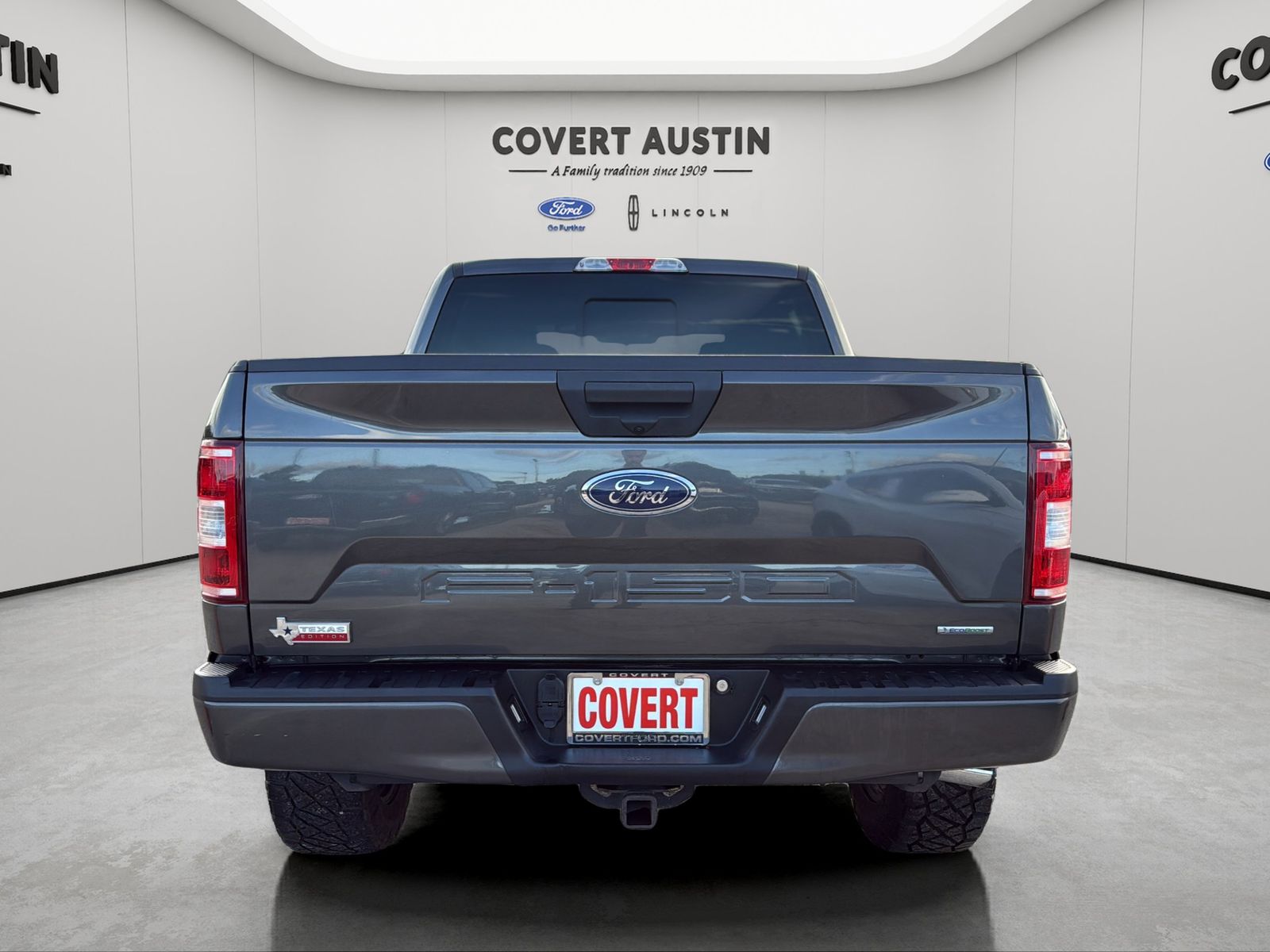 View vehicle photo 4