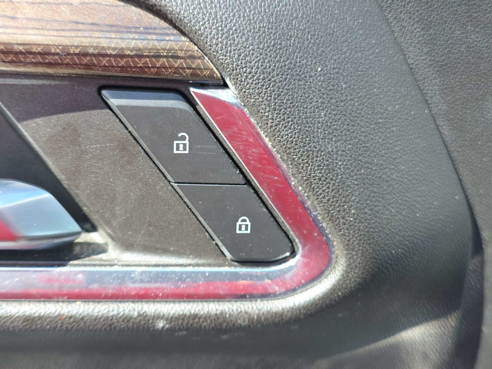 Used 2023 White Chevrolet LT image 24